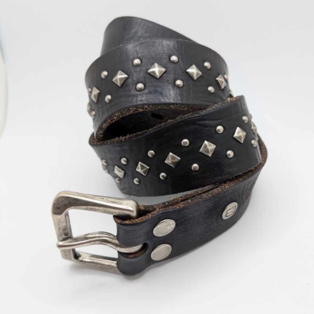 Buckle BKE Studded Leather Belt Mens 32 Black Silver 1.5" Wide Bandit B1641